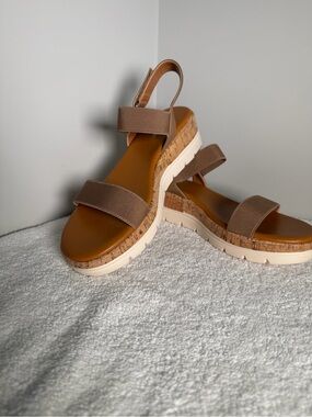 Classic Tan Cork Platform Sandals with Adjustable Straps